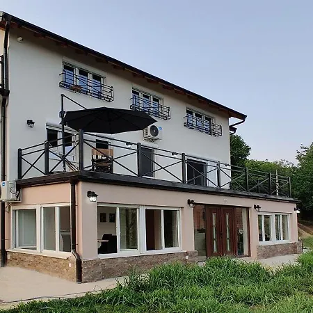 Mali Raj Lejlighed *