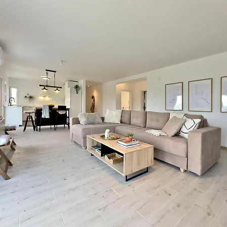 Mali Raj Апартаменты Mala Ivanca